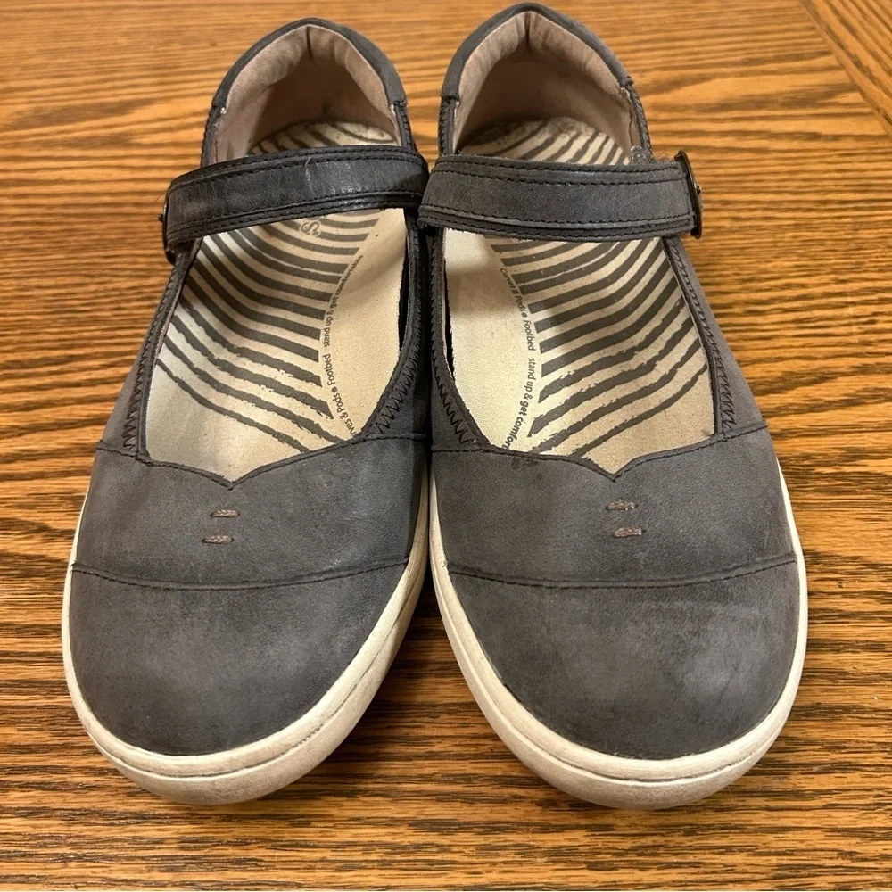 Taos Women's Charcoal Leather Mary Jane’s Adjustable Velcro Strap Buckle Sz 8.5 - Picture 2 of 9